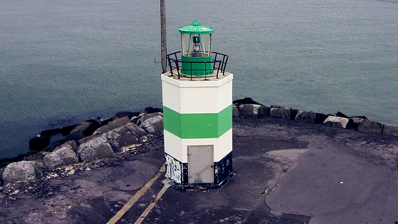 Controlling lighthouses